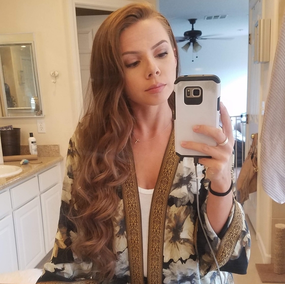 🌵💛 Meet your Posher, Haley 💛🌵 - Picture 4 of 4